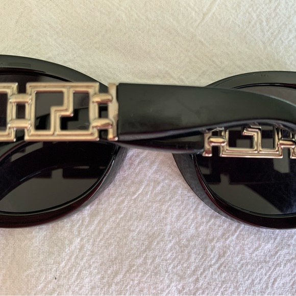 Gianni Versace Vintage Medusa Sunglasses main image 4